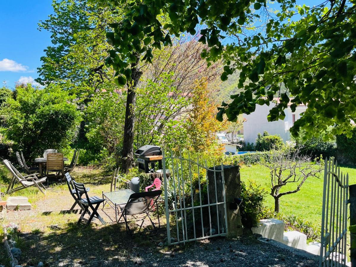 Les Glycines, Charmant Studio Au Calme Dans Batisse De Maitre Proche Du Centre Ville Parking Gratuit Динь-ле-Бен Экстерьер фото